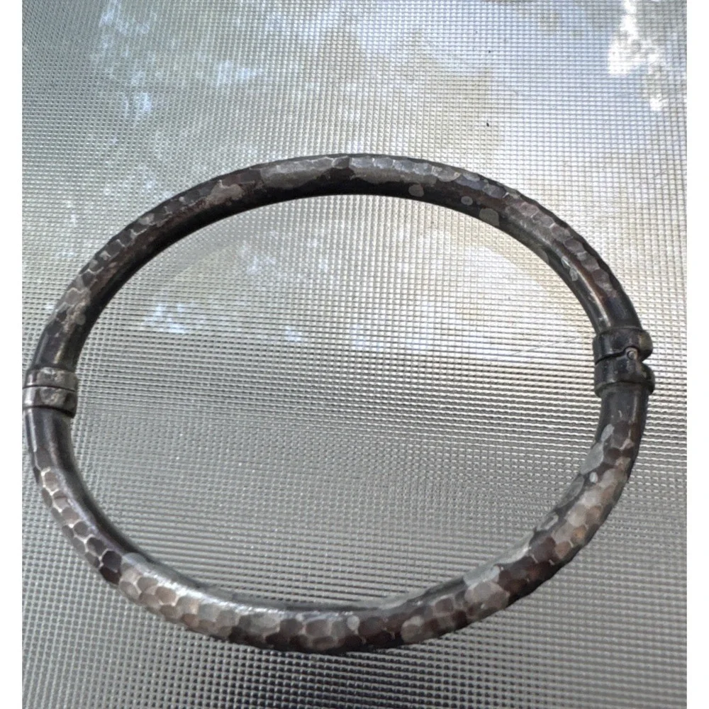 Vintage 925 Thailand Sterling Silver Hammered Bangle Bracelet Hinged Patina
